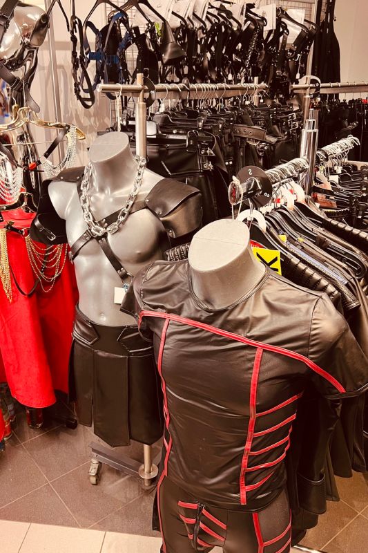 Kleidung, Kilt, Harnesse - Arachne SM- und Fetisch Shop Kleidung, Kilt, Harnesse - Arachne SM- und Fetisch Shop
